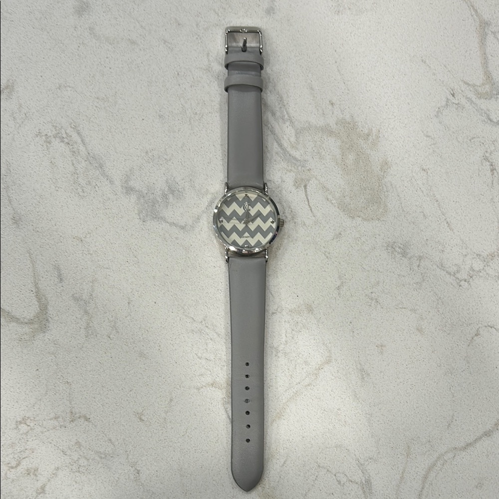 🎄 Gray Chevron Pattern Watch